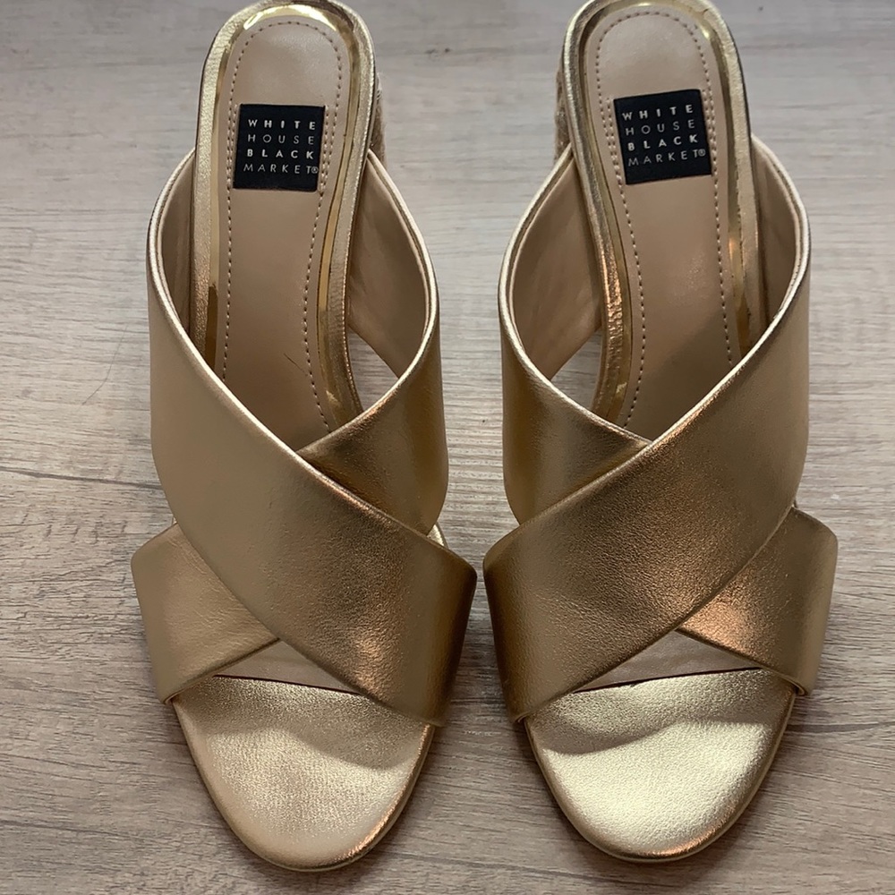 Excellent condition WHBM  Winslow 6 1/2 sandal